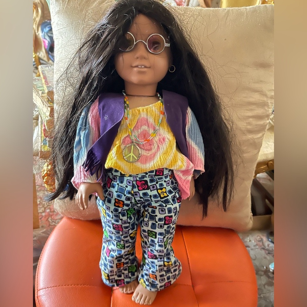 RETIRED DOLL PLEASANT CO. AMERICAN GIRL DOLL JOSEFINA IN 60’S HIPPIE COSTUME